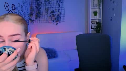 effysosweet online show from 19, 3, 2026