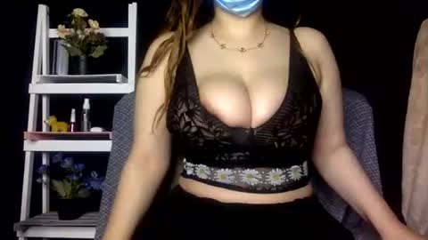 Snapshot of egyptian_mezze chatting on 9, 10, 2025 Soso online show from 9, 10, 2025