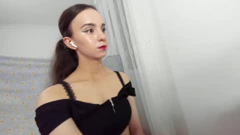 Snapshot of ehotlovea chatting on 24, 6, 2026 Erik and Alice online show from 24, 6, 2026