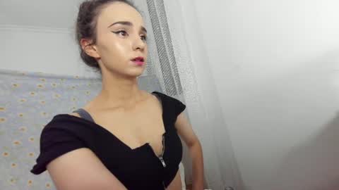 Snapshot of ehotlovea chatting on 5, 7, 2026 Erik and Alice online show from 5, 7, 2026