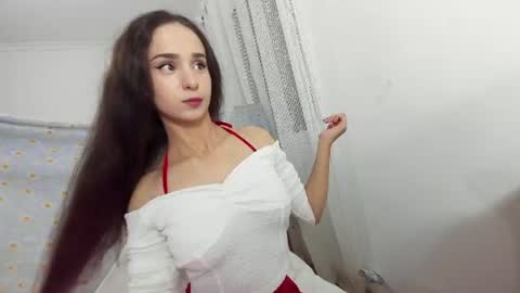 Snapshot of ehotlovea chatting on 26, 7, 2026 Erik and Alice online show from 26, 7, 2026