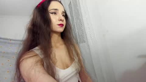 Snapshot of ehotlovea chatting on 5, 8, 2026 Erik and Alice online show from 5, 8, 2026