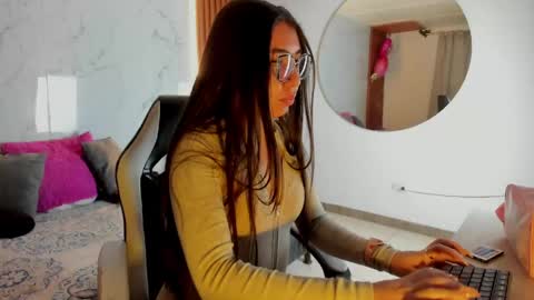 EILIN PINK online show from 8, 5, 2026