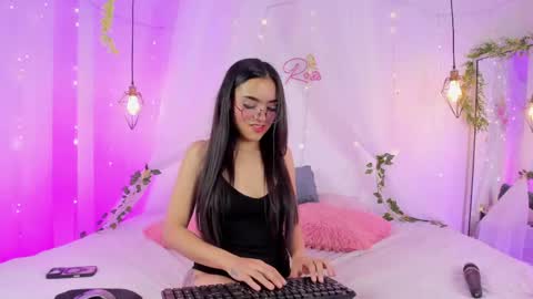 eimy_rosse18 online show from 25, 4, 2026