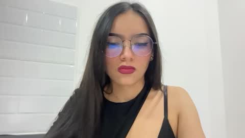 eimy_rosse18 online show from 5, 5, 2026
