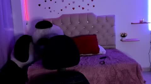 eimyy_rouse online show from 13, 3, 2026