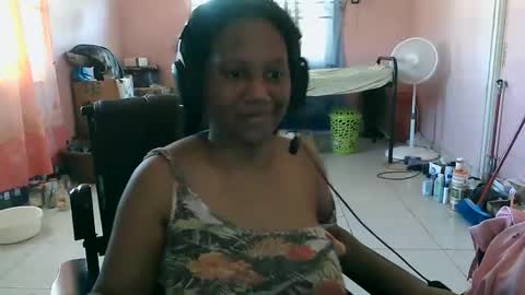 Eirondra Valeen online show from 25, 10, 2025