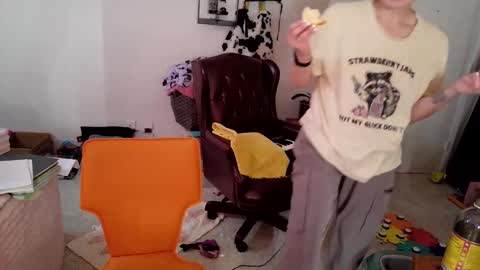 Snapshot of ejrabloom chatting on 18, 3, 2026 ejrabloom online show from 18, 3, 2026