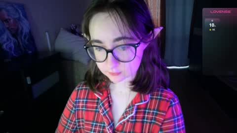 Snapshot of el_sweety chatting on 5, 12, 2024 If you like it when I meow give me a thumbs up online show from 5, 12, 2024