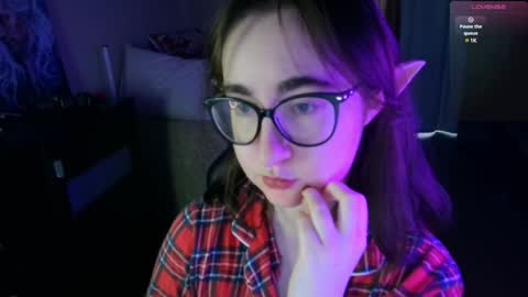 Snapshot of el_sweety chatting on 9, 12, 2024 If you like it when I meow give me a thumbs up online show from 9, 12, 2024