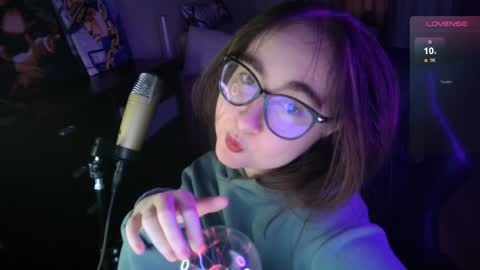 Snapshot of el_sweety chatting on 7, 1, 2025 If you like it when I meow give me a thumbs up online show from 7, 1, 2025