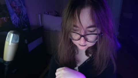 Snapshot of el_sweety chatting on 20, 1, 2025 If you like it when I meow give me a thumbs up online show from 20, 1, 2025