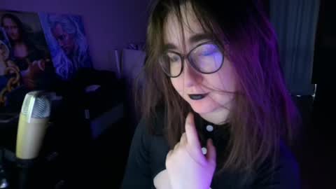 Snapshot of el_sweety chatting on 21, 1, 2025 If you like it when I meow give me a thumbs up online show from 21, 1, 2025