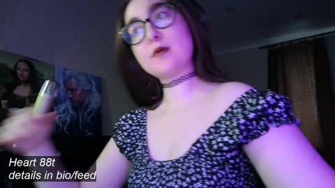 Snapshot of el_sweety chatting on 7, 2, 2025 If you like it when I meow give me a thumbs up online show from 7, 2, 2025