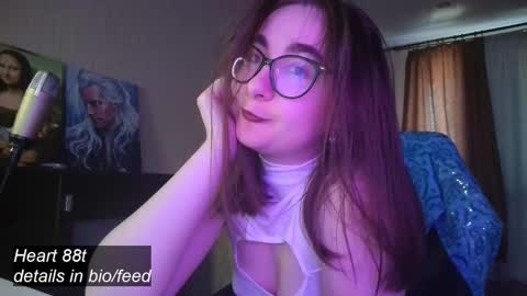 Snapshot of el_sweety chatting on 13, 2, 2025 If you like it when I meow give me a thumbs up online show from 13, 2, 2025