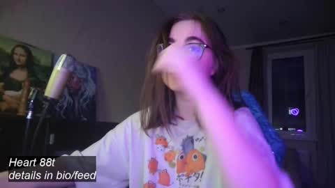 Snapshot of el_sweety chatting on 13, 2, 2025 If you like it when I meow give me a thumbs up online show from 13, 2, 2025