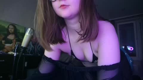 Snapshot of el_sweety chatting on 14, 2, 2025 If you like it when I meow give me a thumbs up online show from 14, 2, 2025