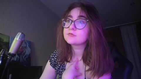 Snapshot of el_sweety chatting on 20, 2, 2025 If you like it when I meow give me a thumbs up online show from 20, 2, 2025