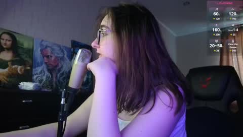 Snapshot of el_sweety chatting on 6, 3, 2025 If you like it when I meow give me a thumbs up online show from 6, 3, 2025