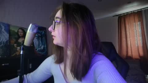 Snapshot of el_sweety chatting on 11, 3, 2025 If you like it when I meow give me a thumbs up online show from 11, 3, 2025