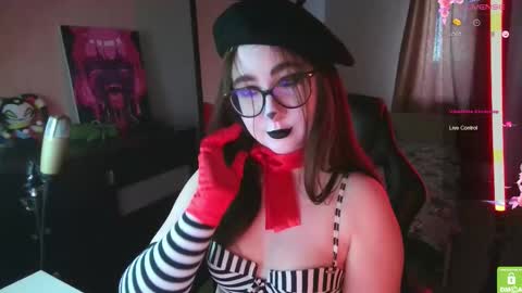 Snapshot of el_sweety chatting on 21, 10, 2025 If you like it when I meow give me a thumbs up online show from 21, 10, 2025