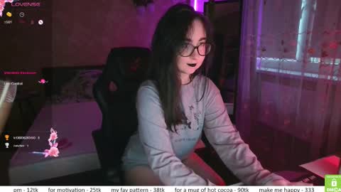 If you like it when I meow give me a thumbs up online show from 20, 11, 2025