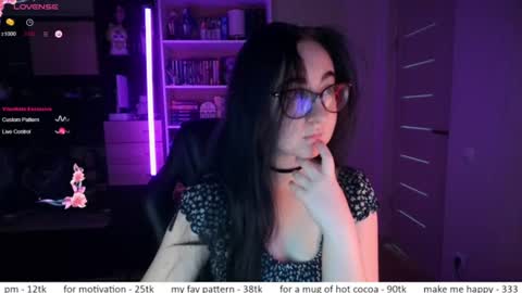 Snapshot of el_sweety chatting on 23, 6, 2026 If you like it when I meow give me a thumbs up online show from 23, 6, 2026