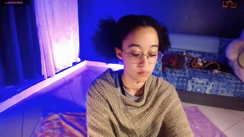 Ela  Help me reach 100 thumbs up online show from 2, 3, 2025