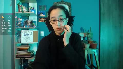 Ela  Help me reach 100 thumbs up online show from 7, 11, 2025