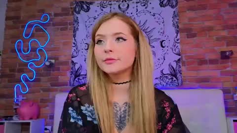 Lina online show from 17, 2, 2025