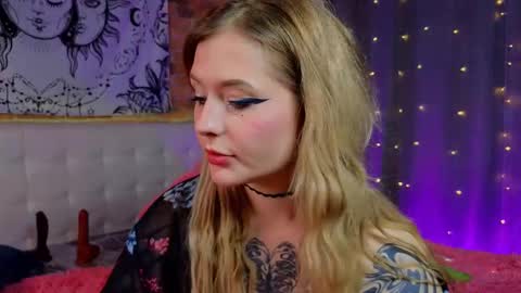 Lina online show from 18, 2, 2025