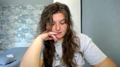 Elanis online show from 19, 5, 2026