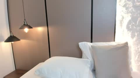 elara_bloom_ online show from 22, 4, 2026