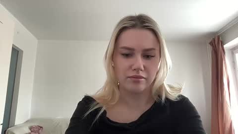 elaraluxxxe online show from 15, 2, 2025