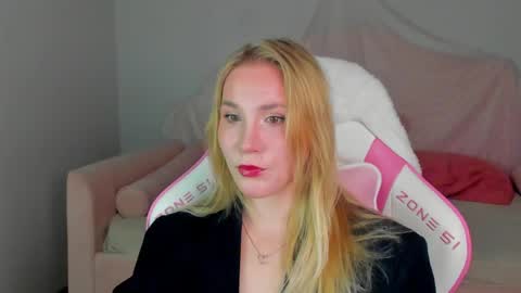 elaravoltage online show from 6, 5, 2026
