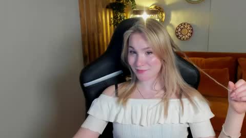 elaravoltage online show from 12, 5, 2026