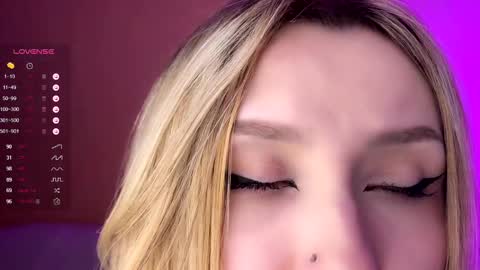 Snapshot of eleanor_rr_ chatting on 19, 1, 2025 Ella online show from 19, 1, 2025