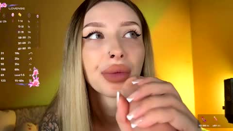 Snapshot of eleanor_rr_ chatting on 10, 9, 2025 Ella online show from 10, 9, 2025