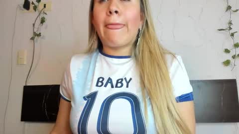 Snapshot of eleecttraa_12 chatting on 22, 2, 2025 Electra  online show from 22, 2, 2025