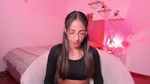 Snapshot of elegant_rouse chatting on 21, 5, 2026 Rouse online show from 21, 5, 2026
