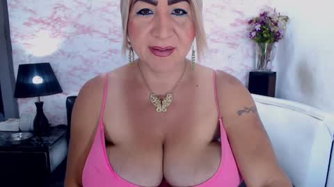 Snapshot of elektra_4_you chatting on 24, 1, 2025 XIOMY give LIKE on my page online show from 24, 1, 2025