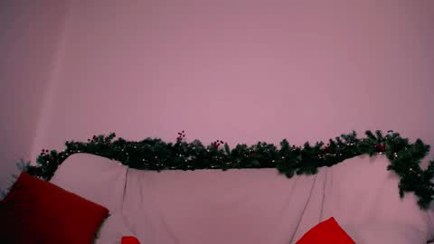 Snapshot of elenamonroe_ chatting on 14, 12, 2025 elenamonroe_ online show from 14, 12, 2025