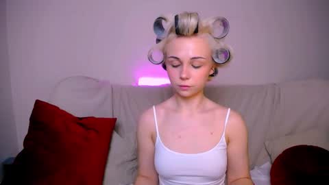 Snapshot of elenamonroe_ chatting on 15, 2, 2026 elenamonroe_ online show from 15, 2, 2026