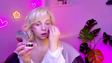 Snapshot of elenamonroe_ chatting on 15, 3, 2026 elenamonroe_ online show from 15, 3, 2026