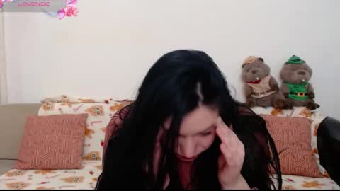 Snapshot of elenatroyy chatting on 12, 1, 2026 ElenaTroyy online show from 12, 1, 2026