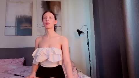 Elfie online show from 24, 6, 2026