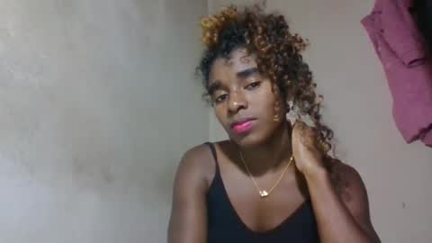 Snapshot of elina981 chatting on 18, 5, 2026 elina981 online show from 18, 5, 2026