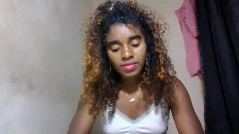 Snapshot of elina981 chatting on 19, 5, 2026 elina981 online show from 19, 5, 2026