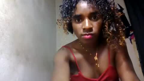Snapshot of elina981 chatting on 25, 5, 2026 elina981 online show from 25, 5, 2026