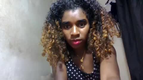 Snapshot of elina981 chatting on 2, 6, 2026 elina981 online show from 2, 6, 2026